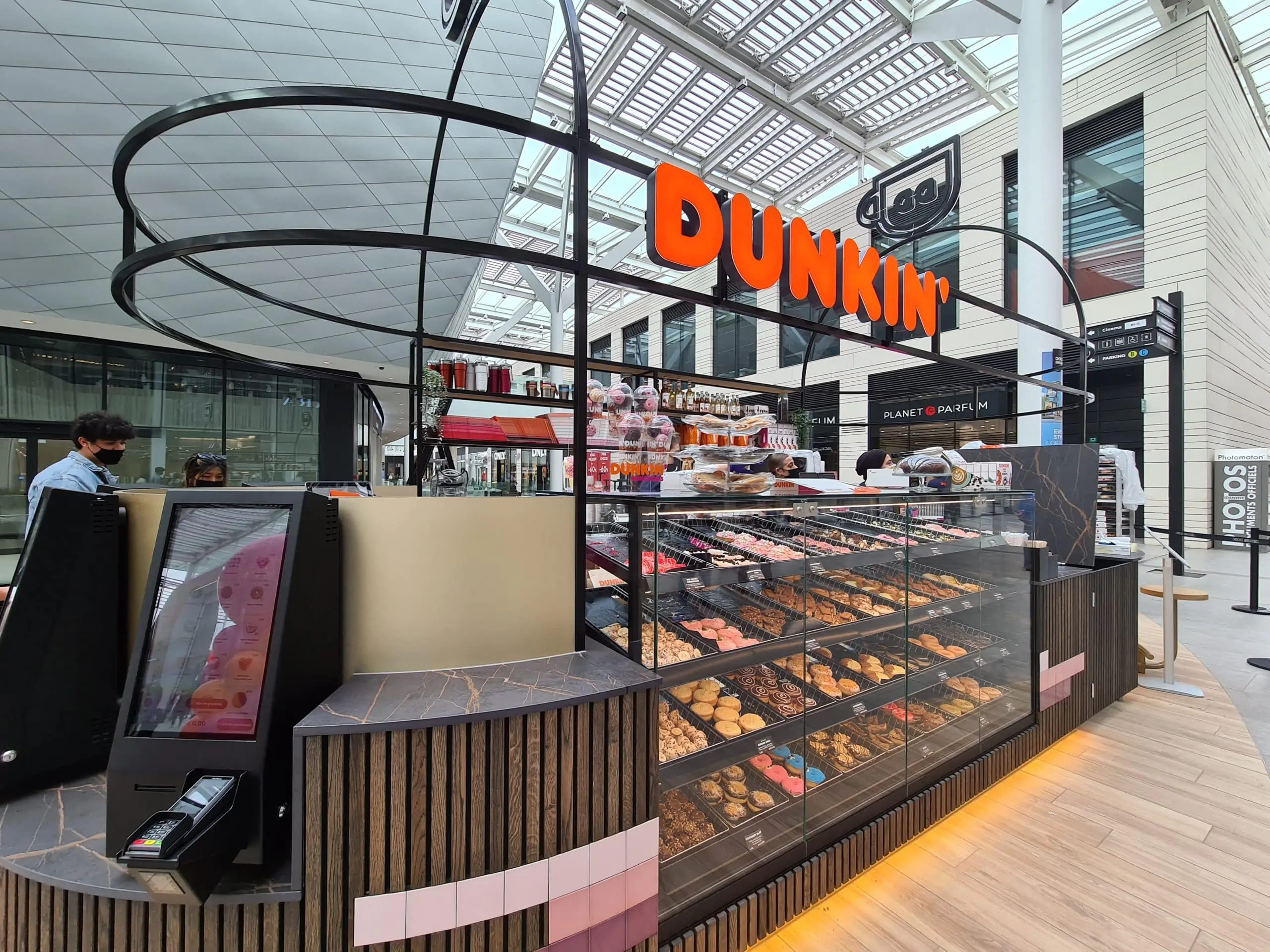 Retail merchandising kiosks