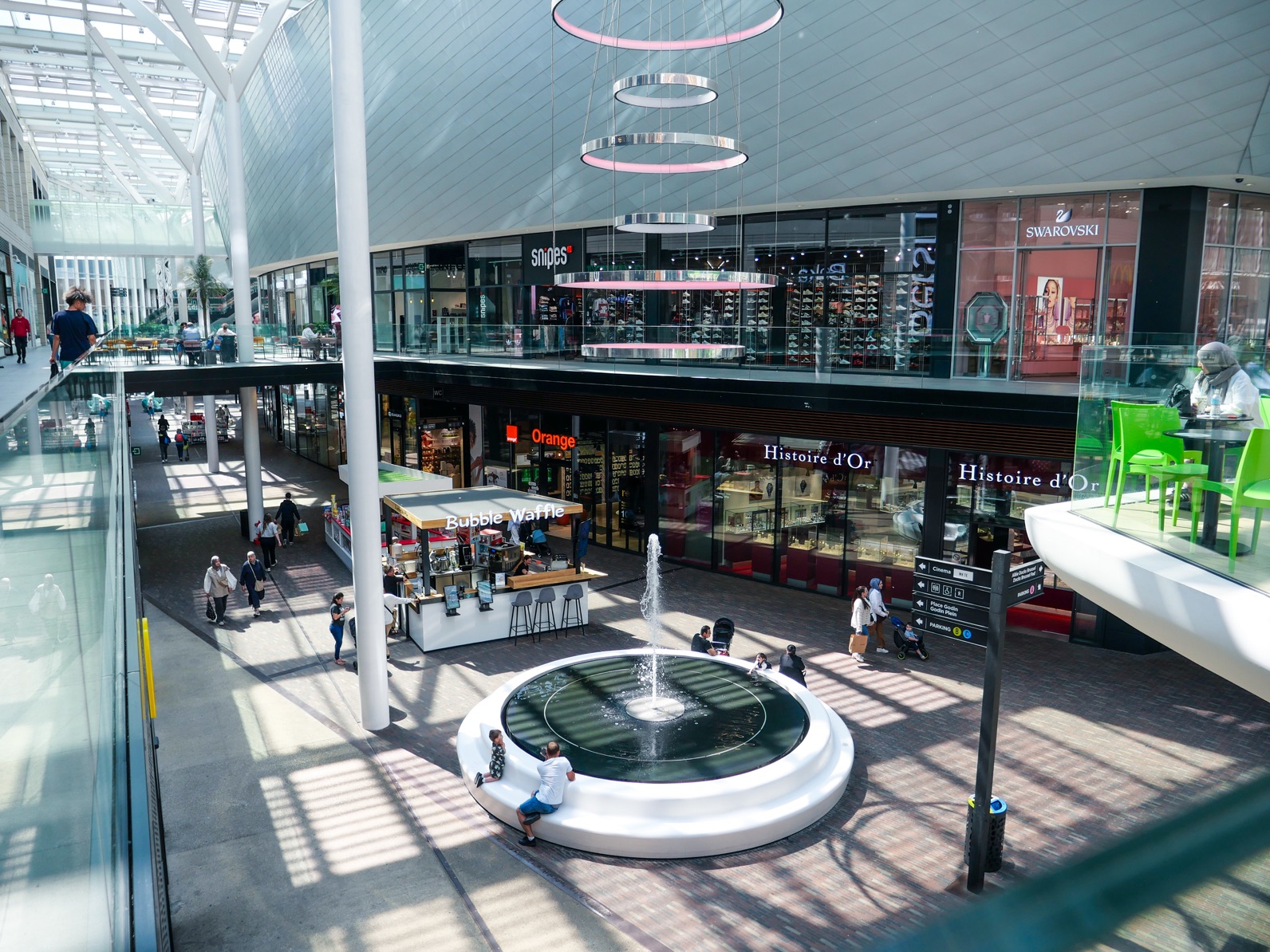 Temporary in-line  and pop-up stores